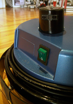 Vacuuminator, el robot aspirador hecho en casa